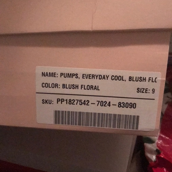 Floral pumps - Picture 2 of 3